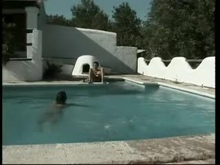 Susana de garcia - σεξ σε πισίνα