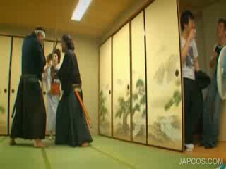Rytietiškas geisha shows papai ir pyzda