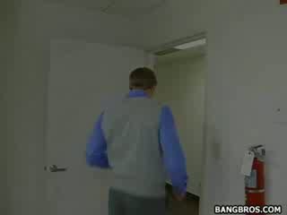 I fucked my coworker zoňtar in the men&#039;s bath room