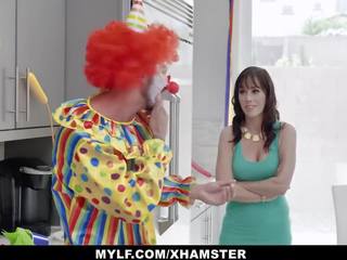 Mylf - jolie milf sucks de une grand bite clown: gratuit porno a6