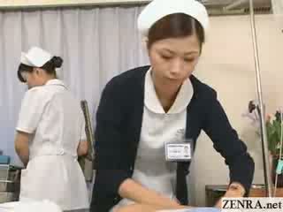 Jap ممرضة practices لها يد وظيفة تقنية
