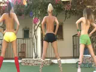 trio naked lezzies making aerobic