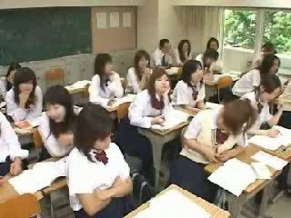 Japans klas aftrekken en neuken in school- t video-