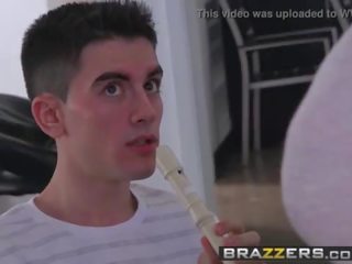 Brazzers exxtra - &lpar;phoenix marie&comma; jordi el&comma; nino polla&rpar; - הארדקור גבוה notes - trailer preview