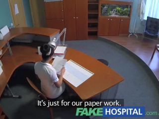 Fakehospital ผู้หญิง sucks ควย ไปยัง ประหยัด บน ทางการแพทย์ bills