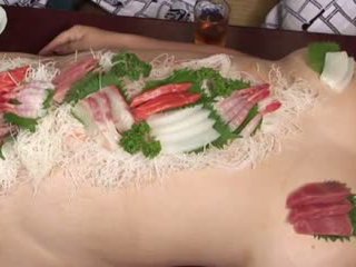 Sushi επί ασιάτης/ισσα γιαγιά