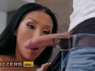 Brazzers - Stunning Latina Vicki Chase Take Big Cock All the Way in Her Ass