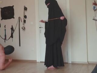 Muslim señora canes gorda esclava