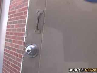 Kuksugning genom dörren