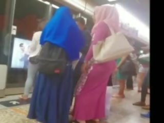 Big Ass Indonesian Maid Met on Hk Train gets Fucked...
