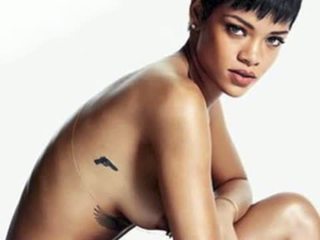 Rihanna NUDE!