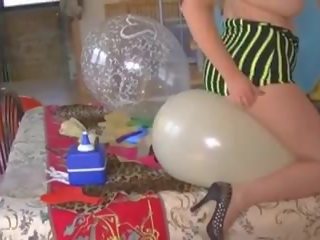 Engel ogen plays met ballonnen - 2, gratis porno b3