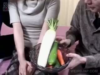 Japonais chatte baisée avec vegetables