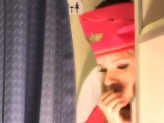Sexig stewardessen gets färsk spermier aboard