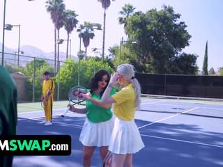 Tennis mäng koos lits stepmoms leads kuni neljakesi fuckfest orgia - kenzie taylor & mona azar - momswap