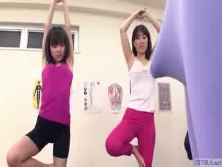 Японки trainer gets erection при на гимнастически салон