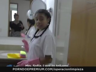 Operacion limpieza - latina colombian služkinja muca licking šef v lezbijke jebemti